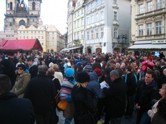turisti prin Praga
