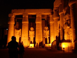 templul Luxor,statuile lui Ramses al 2-lea
