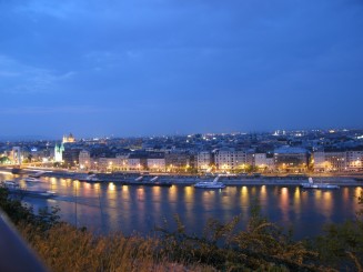 Budapesta: Dunarea vazuta de pe dealul Gellert