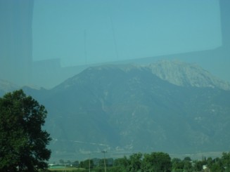 Grecia: Muntele Olimp vazut din autocar, pe drumul catre Meteora