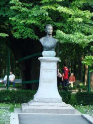 Mihai Eminescu si Teiul lui Eminescu