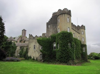Irlanda, Dublin, Castelul Malahide, exemplu de longevitate pentru o dinastie