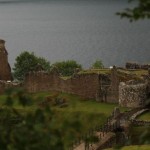 Edinburgh – Perth – Scone – Glamis – Aberdeen – Balmoral – Glenfiddich – Elgin Clava Kairns – Aviemore – Loch Ness – Thurso – Insulele Orkney – Dornoch Ulapool – Insula Skye – Fort William – Oban – Inveraray – Stirling – Glasgow