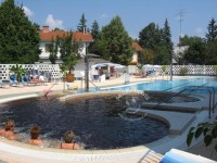 Oferta-Speciala-Ungaria-Hajduszoboszlo-Hotel-Silver-piscina-cladire-noua-Smiley-Travel
