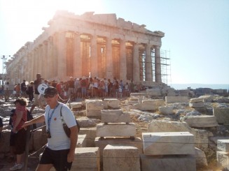 Parthenon - fazut dispre intrare (vest)