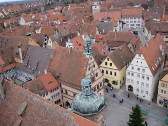 Germania, Rothenburg ob der Tauber: Birtul Sfetnicilor vazut din Turnul Primariei