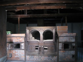 Germania: Lagarul nazist de la Dachau (crematoriul vechi)