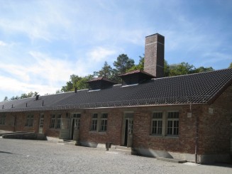 Germania: Lagarul nazist de la Dachau (cladirea unde se afla crematoriul si camera de gazare)