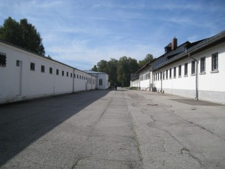 Germania, Lagarul nazist de la Dachau (spre inchisoare)