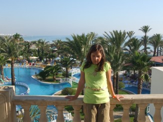 eu in tunisia pe acoperis