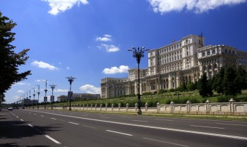 Casa Poporului, genial sau monstruos