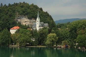Bled Slovenia - biserica tipica pentru Slovenia