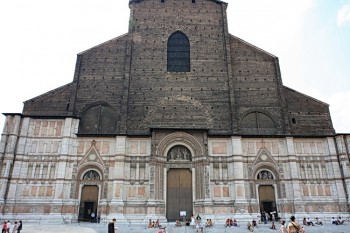 Bologna Italia, fatada biserica San Petronio