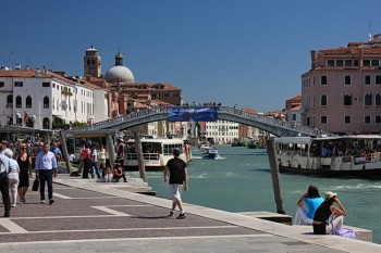 Statia de vaporetti de la gara , Venetia, Italia