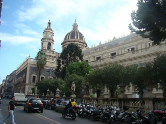 Catania si muntele Etna...
