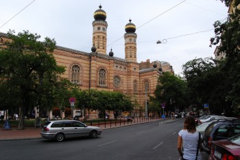Sinagoga ( cea mai mare din Europa a doua ca marime din lume dupa cea de la New York) 