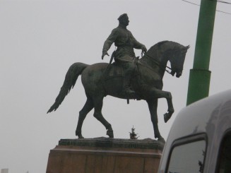 Un oras gri , Chisinaul