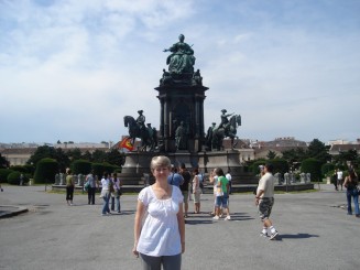 statuia Maria Tereza