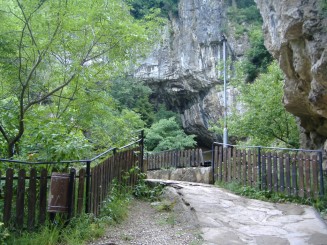 Drumul spre pestera Bacho Kiro