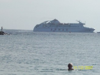 Da,in Decembrie se face baie,chiar placut!!