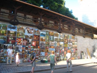 Cracovia (Polonia) - peretele unde expun artistii