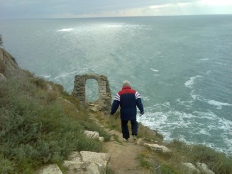 aici era un post de paza, spre mare