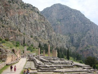 Templul Apollo, Delphi