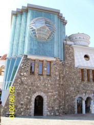 casa memoriala ...aici s-a nascut Maica Tereza  Skopje