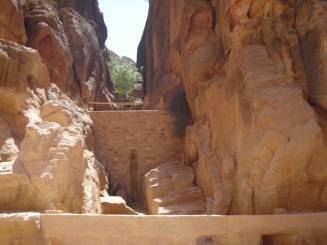 Petra - orasul sapat in stanca roz