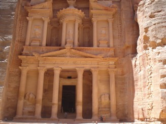 Petra - orasul sapat in stanca roz