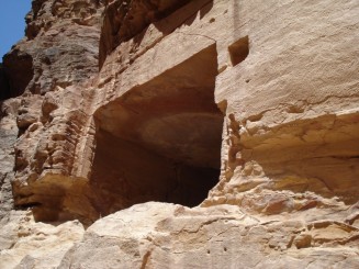 Petra - orasul sapat in stanca roz
