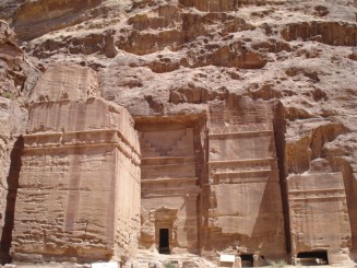 Petra - orasul sapat in stanca roz