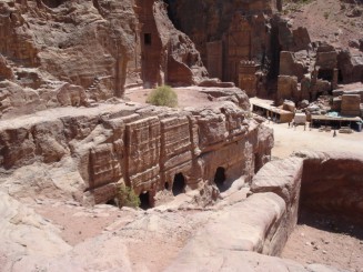 Petra - orasul sapat in stanca roz