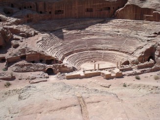 Petra - orasul sapat in stanca roz