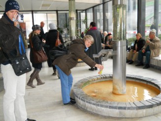 izvore la temperaturi intre33-73 grade