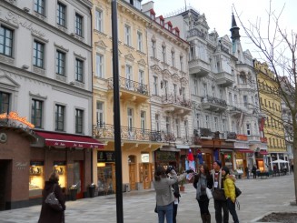 prin centrul orasului