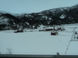 Zona montana dintre Haugesund (coasta de vest) si Oslo(partea sudica)