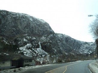 Zona montana dintre Haugesund (coasta de vest) si Oslo(partea sudica)