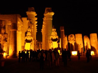 coloane-templul Luxor