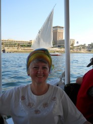 cu barca cu motor pe Nil spre satul nubian