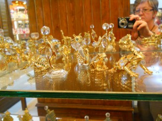 sticlute aurite la fabrica de uleiuri parfumate si esente