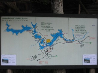 Hara rezervatiei. Este si pe biletul de intrare ca sa nu va rataciti! :)