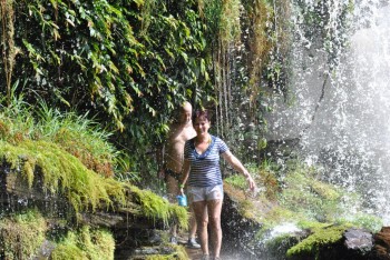 iesind de sub cascada