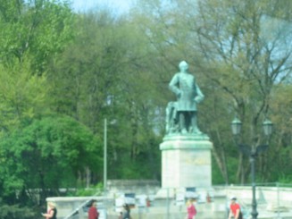 Emblema Berlinului Poarta Brandenburg