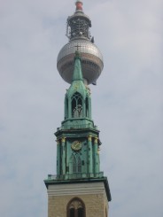 Turnul Marienkirche si Turnul Televiziunii