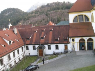 Fussen: Basilica St. Mang vazuta de sus de la castel