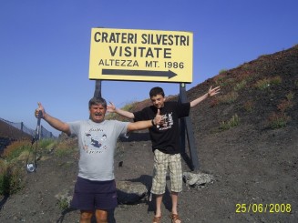 Prin cenuşa vulcanul (Etna)