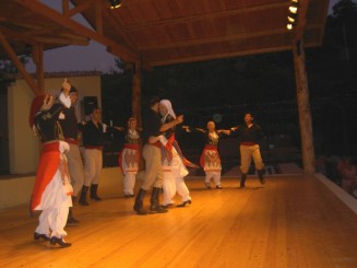 Tradiţie şi folclor cratan