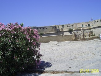 La Valletta, Malta - Grand Hotel Excelsior, şi  ,,City Sightseeing Tour''cu trăsură