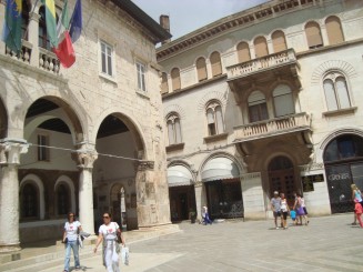 Pula - Cu vestigiile romane